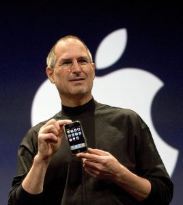 Steve+Jobs+Unveils+Apple+iPhone+MacWorld+Expo+Z0DjjrUTNXLl