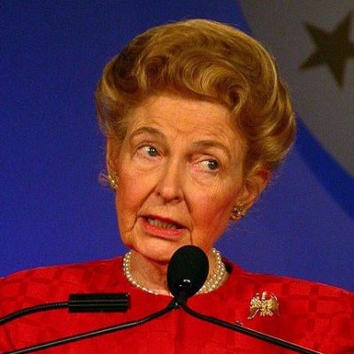 Phyllis Schlafly: Dems Push Scheme to Win Elections with Illegal Alien Votes