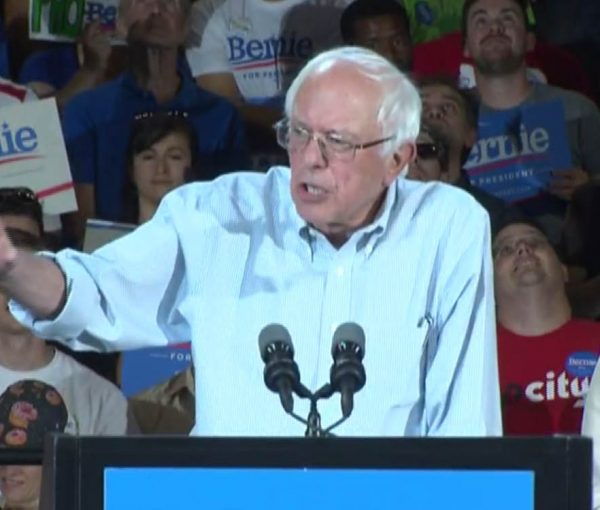 VIDEO: #BernieSanders-Socialist Circus Comes to Portland, OR