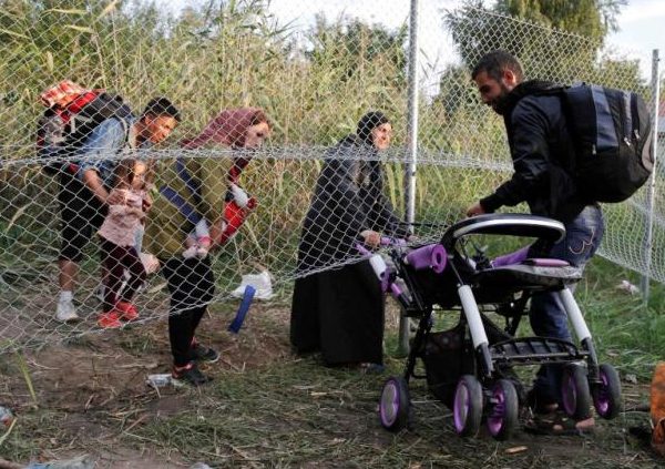 #SyrianRefugees: European Countries Reintroduce Border Control as U.S. Continues Resettling Muslims