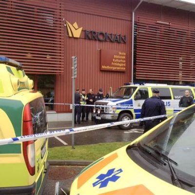 Masked Man Enters School in Sweden and Attacks Teachers and Students with Sword