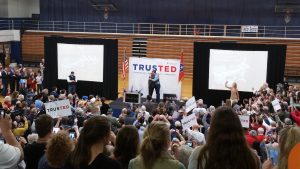 Ted Cruz and his Dad embrace during Knoxville Rally.