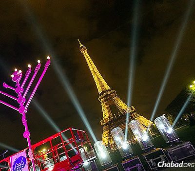 Despite Threats, Parisian Jews Will Light the Menorah this Hanukkah