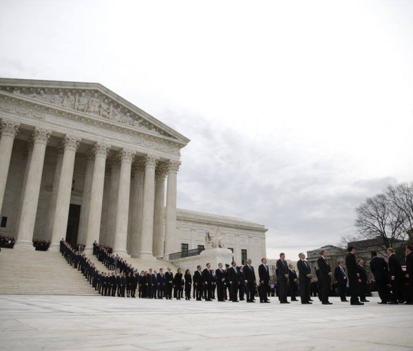 Thousands Of Americans Gather To Honor Justice Scalia At U.S. Supreme Court