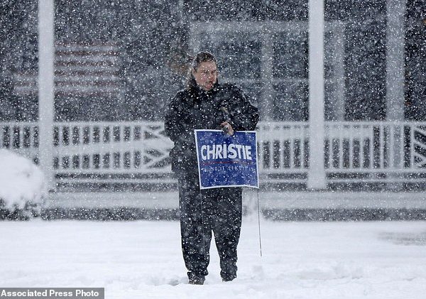 Trump Allows Snowstorm to Halt His NH Campaigning