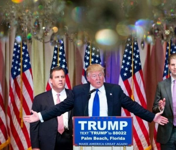 Twitter Lights Up on #SuperTuesday: A Collection of Chris Christie Tweets and Memes