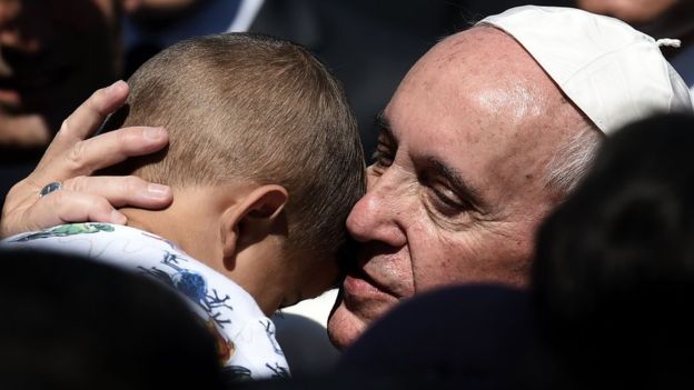 Pope Francis Brings Home Syrian Refugees, Obama Wants More [VIDEO]