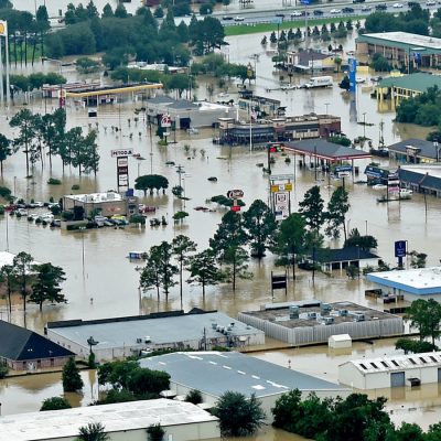 Trump Visits Flood-Ravaged Louisiana Today While Obama Golfs And Hillary Naps [VIDEOS]