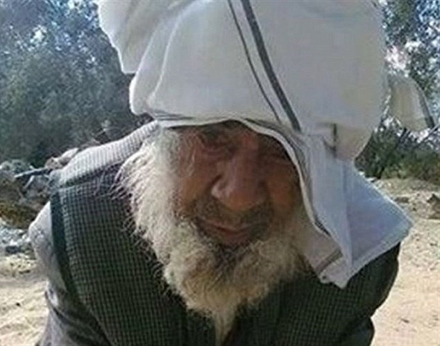 #ISIS Beheads 100 Year Old #Sufi Cleric For Practicing “Witchcraft” in Egypt’s #Sinai Desert [VIDEO]