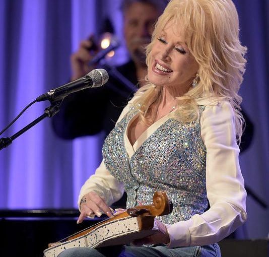 Dolly Parton’s Star Studded Telethon Raises $9Mil For Tennessee Fire Relief [VIDEOS]