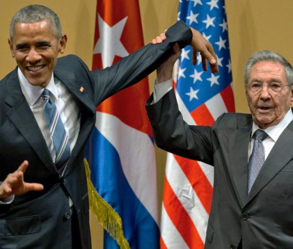 Obama Throws Cubans Under The Bus With Immediate Stop To “Wet Foot, Dry Foot” Policy [VIDEO]