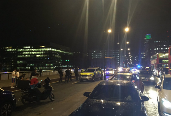 Van Plows Into Fifteen to Twenty People On #LondonBridge  [VIDEO]