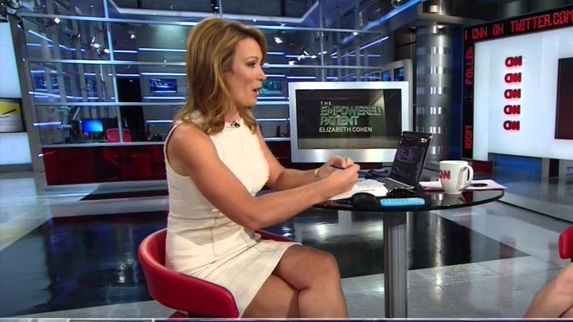 Brooke Baldwin, CNN, Pens Op-Ed on "Boobs," Ends Up Looking More ...