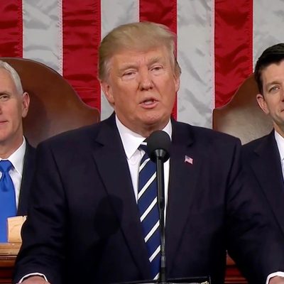 #SOTU: President Trump Proudly Stands For Our National Anthem, Democrats Pout [VIDEO]