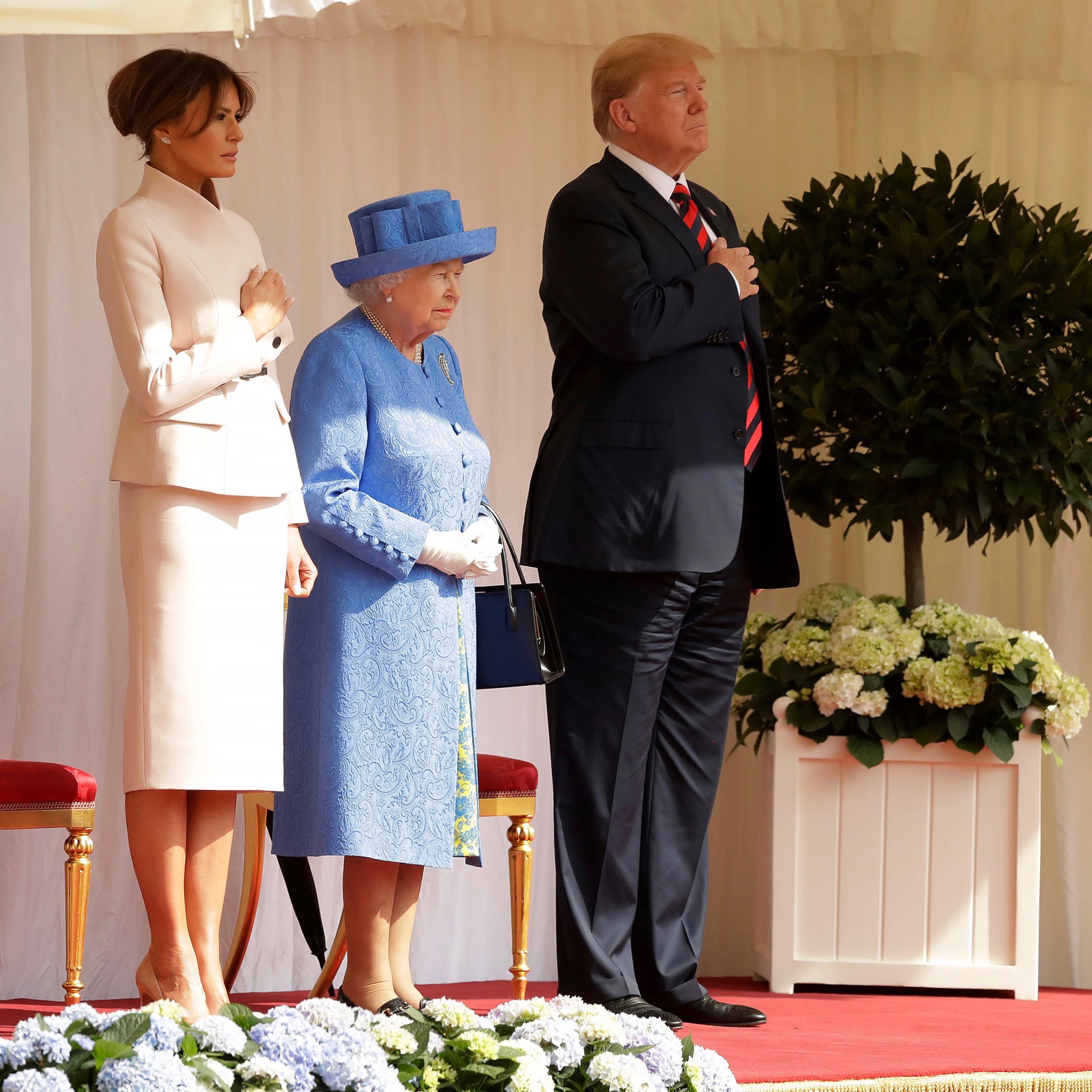 Queen Elizabeth Meets President And Mrs Trump For Tea At Windsor Castle [VIDEO]