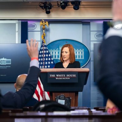 White House Press Panics Over Omicron, Limits Seats