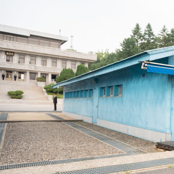 American Soldier Runs To North Korea At DMZ, Did He Defect?